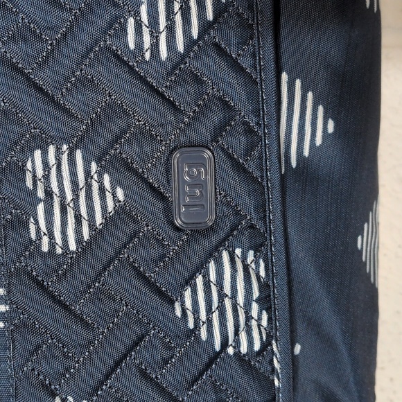 Lug Women's Romper Carry All Shoulder Bag, Brushed Navy Hearts, like new - Picture 4 of 15